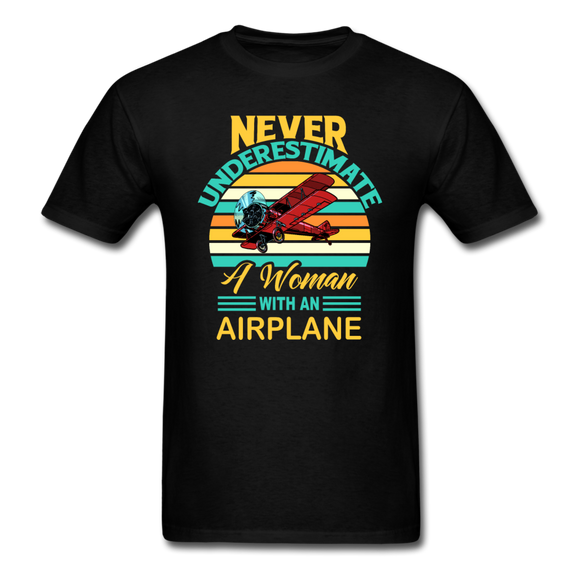 Never Underestimate - Women - Airplane - Unisex Classic T-Shirt - black